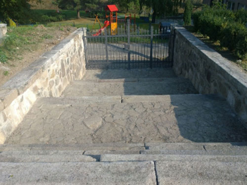 Liptáň - hřbitov schody